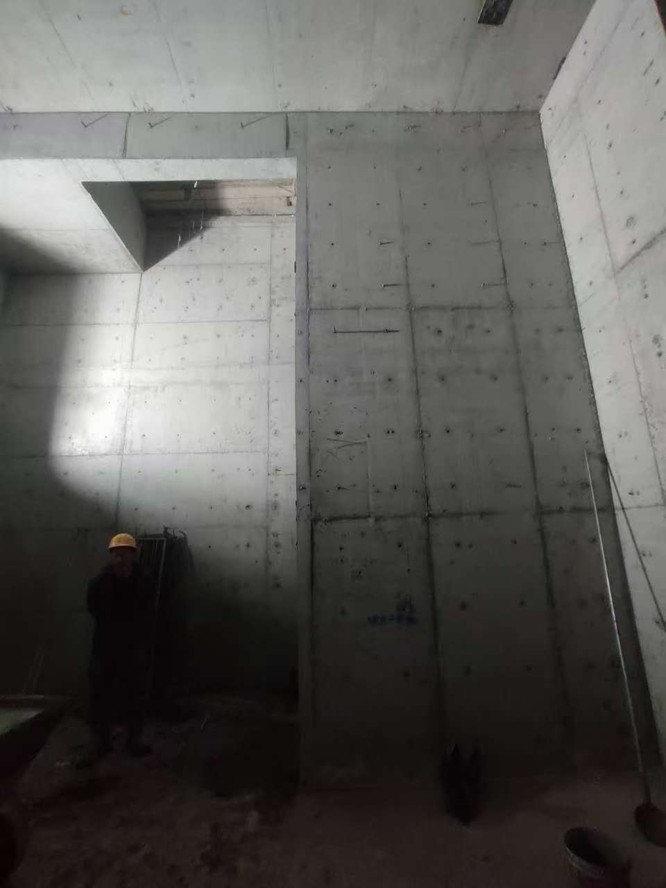 鄂尔多斯墙上开槽钢筋断了有影响吗